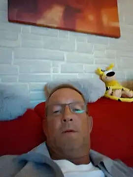 Snapshot of TommyTom76 chatting on September 26, 9:56 pm TommyTom76 online show from September 26, 9:56 pm