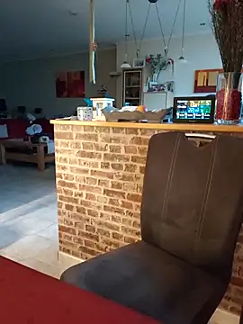 Snapshot of TommyTom76 chatting on October 4, 5:56 am TommyTom76 online show from October 4, 5:56 am