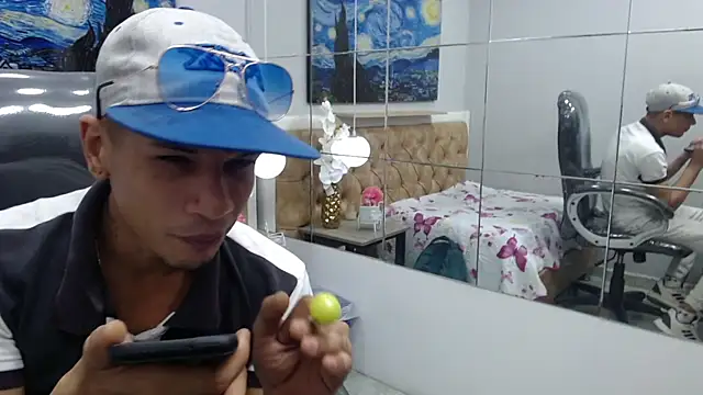 Snapshot of JackBanger_ chatting on October 4, 1:54 am JackBanger  online show from October 4, 1:54 am