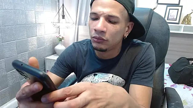 Snapshot of JackBanger_ chatting on October 22, 12:24 am JackBanger  online show from October 22, 12:24 am