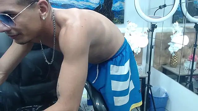 Snapshot of JackBanger_ chatting on October 2, 12:58 am JackBanger  online show from October 2, 12:58 am