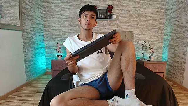 Axel Draven online show from July 4, 12:30 pm