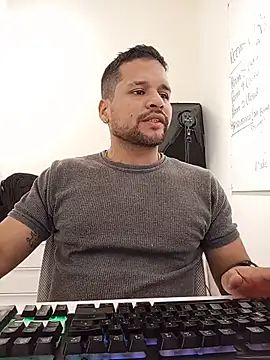 LucasGaeel online show from July 17, 7:48 am