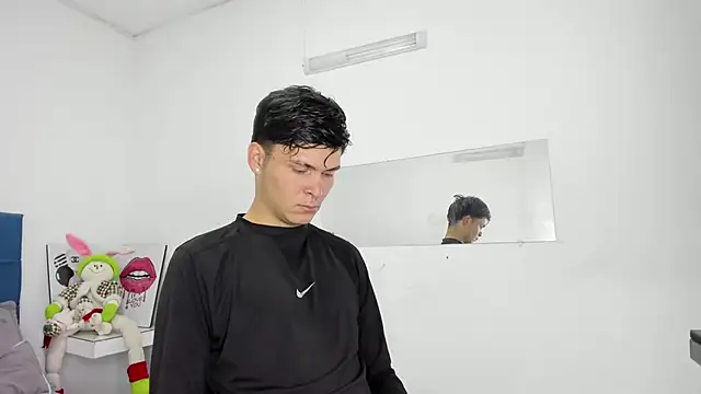 Aaron Foxxx online show from January 13, 1:15 pm