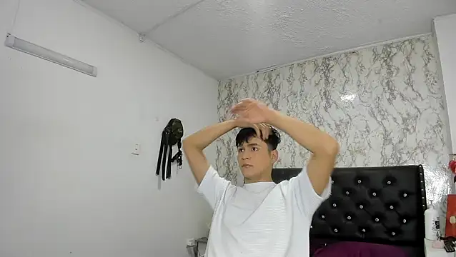 Aaron Foxxx online show from November 7, 1:25 pm