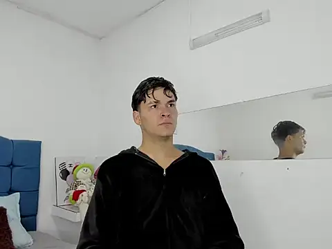 Aaron Foxxx online show from January 8, 1:05 pm