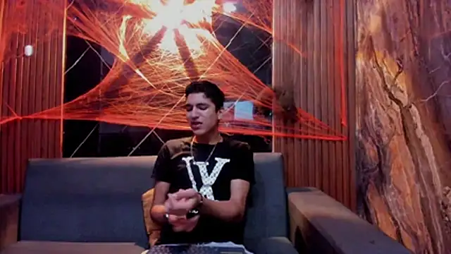 Snapshot of Stiben_boy chatting on October 27, 3:20 am Stiben boy online show from October 27, 3:20 am