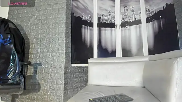 Snapshot of george_lance chatting on October 22, 3:21 am george lance online show from October 22, 3:21 am