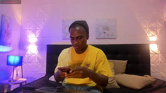 Snapshot of george_lance chatting on October 19, 10:13 pm george lance online show from October 19, 10:13 pm