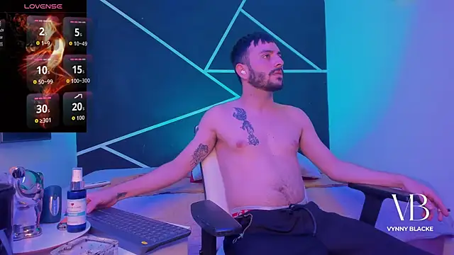 VynnyBlacke  online show from December 20, 9:33 pm