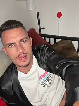 WildFlame2525 online show from October 12, 8:03 pm