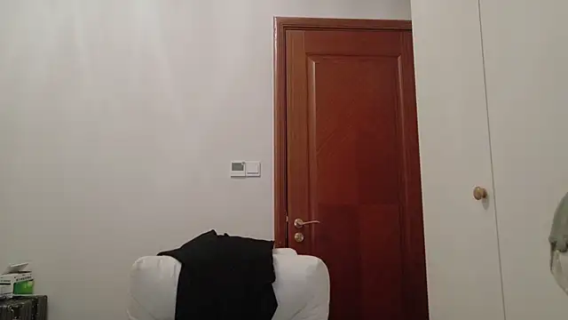 Snapshot of hangzi-0011 chatting on October 13, 11:49 am hangzi-0011 online show from October 13, 11:49 am