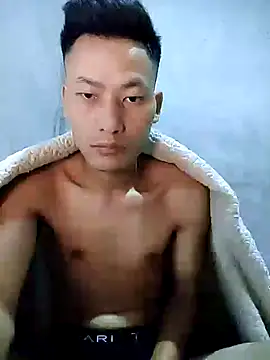 Snapshot of Uh-em95 chatting on October 25, 5:20 am Uh-em95 online show from October 25, 5:20 am