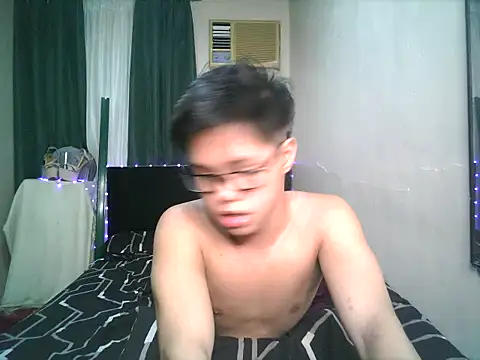 Snapshot of hot_babyboy26 chatting on October 24, 3:03 pm hot babyboy26 online show from October 24, 3:03 pm