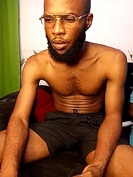 Snapshot of FreakyKaigrey chatting on October 5, 12:58 am FreakyKaigrey online show from October 5, 12:58 am