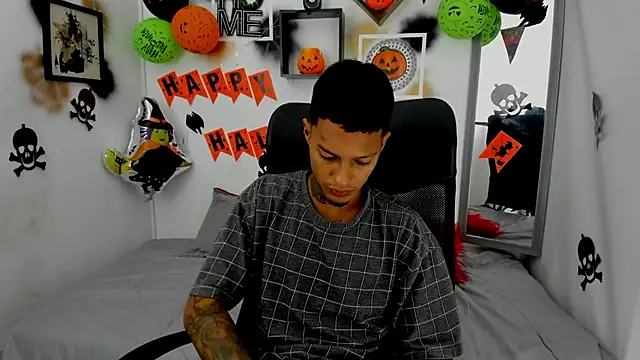 Snapshot of The_boy_dreams1 chatting on October 25, 3:52 am The boy dreams1 online show from October 25, 3:52 am