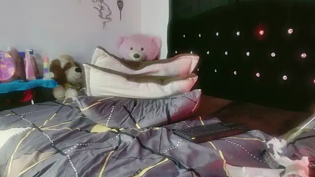 Tyler cat online show from May 7, 3:56 pm
