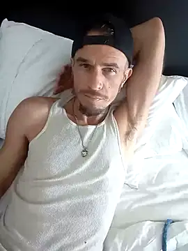 LetMeLiqU online show from October 4, 10:25 pm