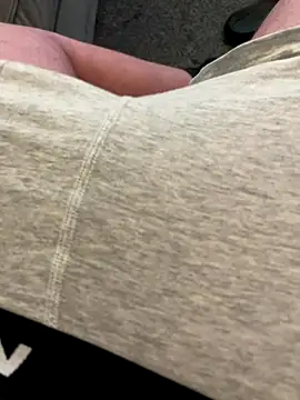 Youngsmoothplays12 online show from October 27, 10:01 pm