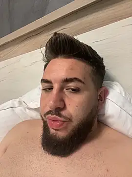 MilanYaman online show from October 15, 8:16 pm