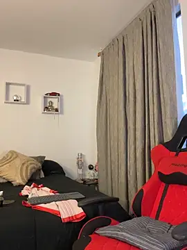 Ezzio Scolaro online show from March 11, 11:01 pm