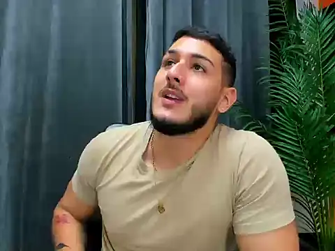 jasonshaw25 online show from January 31, 7:11 pm