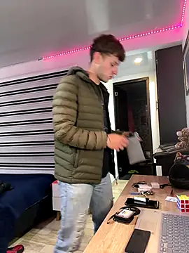 noah red online show from October 10, 1:54 am