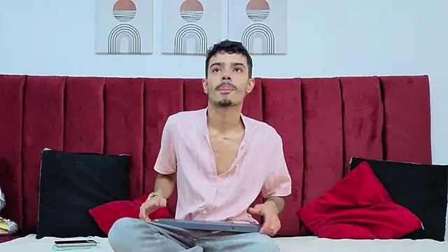 Timothe Evans online show from October 15, 9:22 pm