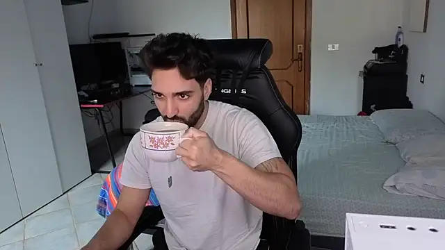 Al3xox02 online show from March 18, 10:29 am