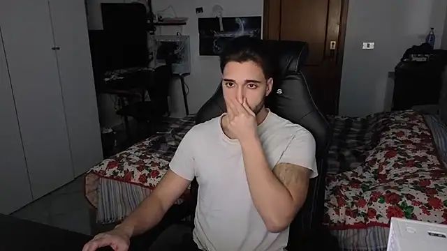 Al3xox02 online show from January 31, 7:56 pm