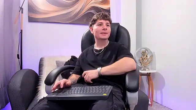 Leoo Miller online show from November 9, 5:11 am