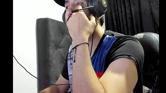 coolfriki online show from October 27, 3:20 am