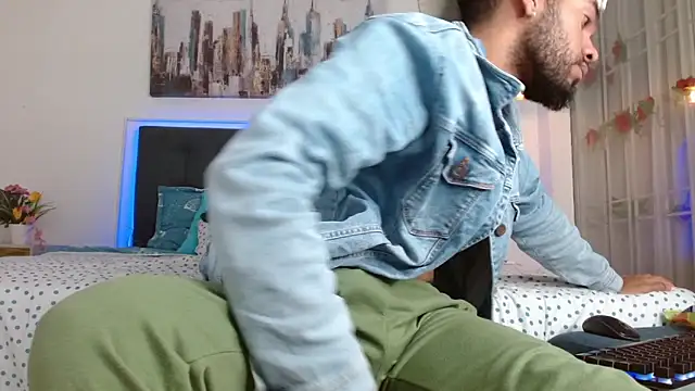 andresnoir  online show from January 8, 2:33 pm