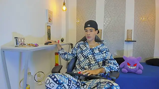 JacobBlackwell  online show from November 14, 7:15 pm