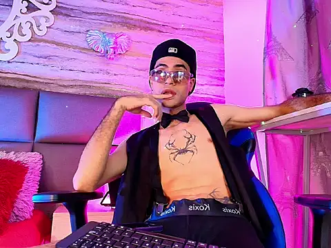 Snapshot of JacobBlackwell_ chatting on October 10, 8:35 pm JacobBlackwell  online show from October 10, 8:35 pm