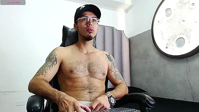 Snapshot of Rurik_Jones chatting on October 22, 12:09 pm Rurik Jones online show from October 22, 12:09 pm