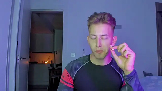 find0m master online show from December 22, 9:45 pm