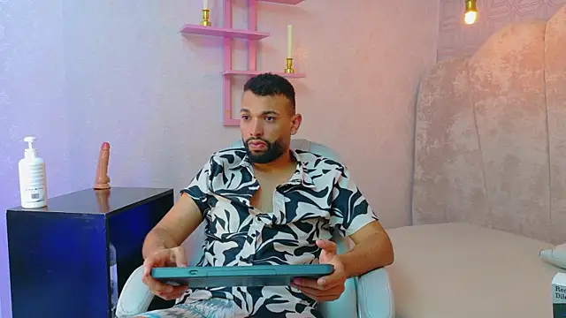 onlymen2025 online show from November 7, 7:50 pm