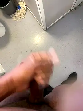 j ratid online show from December 3, 1:28 pm