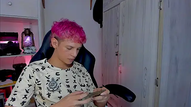 tylernova online show from November 23, 4:12 am