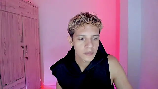 tylernova online show from February 11, 3:11 am