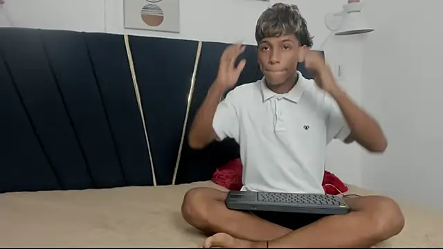Snapshot of ryder_cum23 chatting on October 24, 9:22 am ryder cum23 online show from October 24, 9:22 am