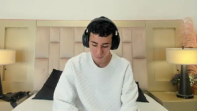 Zahir Ashar online show from March 17, 11:40 pm