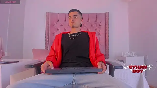 Ethan Boy  online show from October 27, 8:44 pm