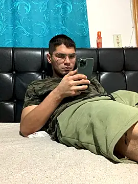 mirallesandbig online show from January 9, 11:54 pm