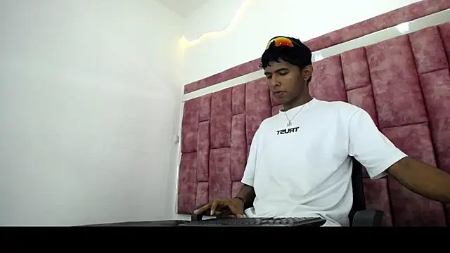 Mick storm online show from April 18, 6:53 pm