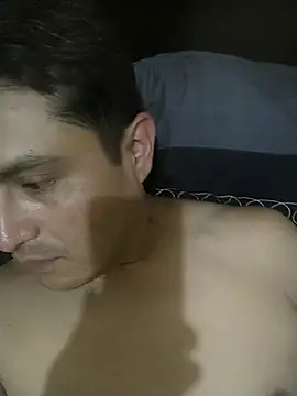 Snapshot of checheludo23 chatting on October 14, 5:25 am checheludo23 online show from October 14, 5:25 am