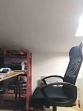 nicolaspgarnier online show from April 7, 1:44 pm