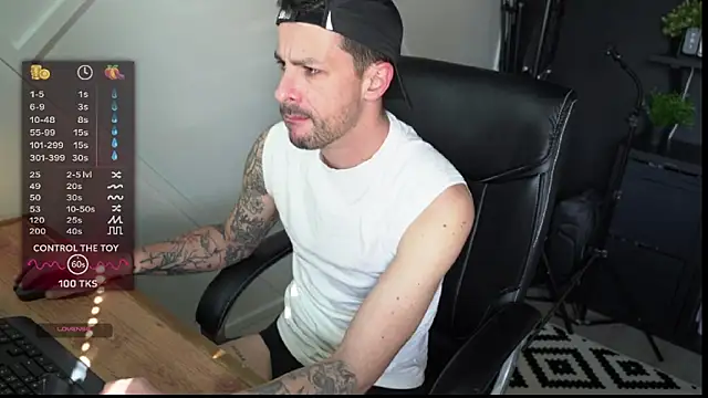 monsieurguitsxxx online show from March 4, 1:29 pm