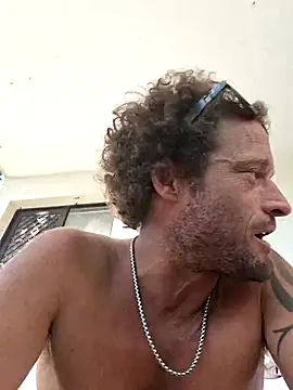 Snapshot of shainnfk chatting on October 20, 6:39 am shainnfk online show from October 20, 6:39 am